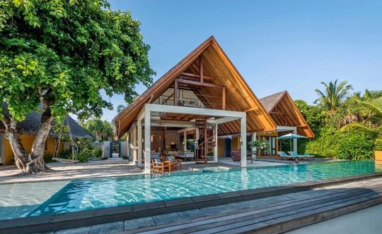 Four Seasons Resort Maldives at Kuda Huraa