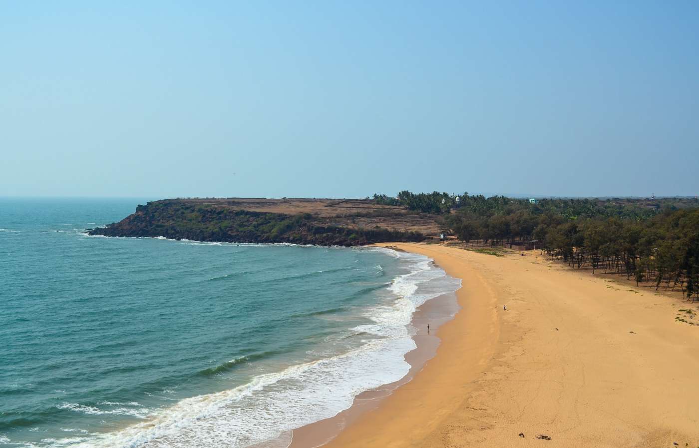 Devgad Beach (438 km from Mumbai)