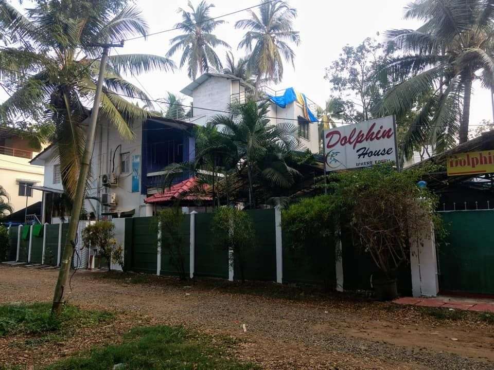Dolphin House Beach Resort