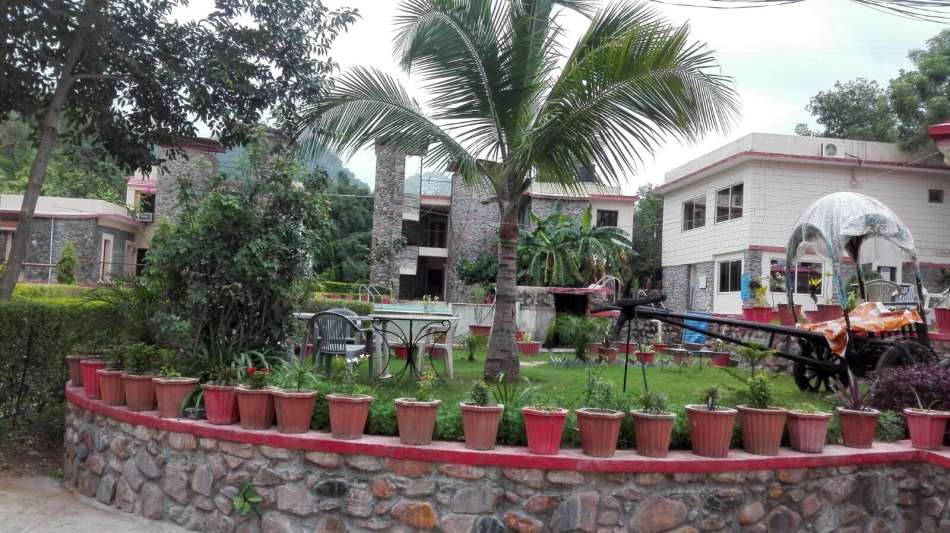 Siyava Valley Resort