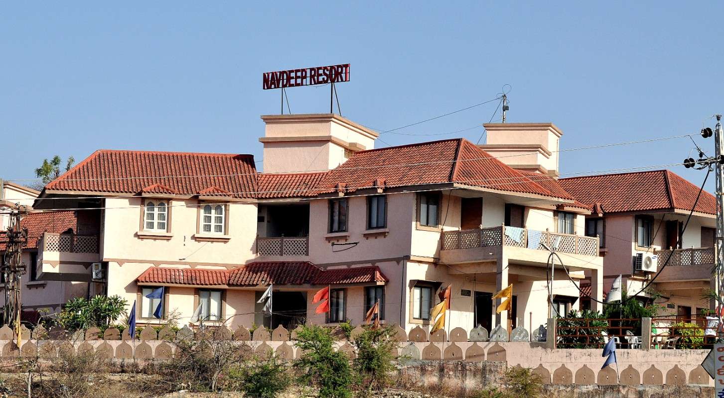 Navdeep Resort