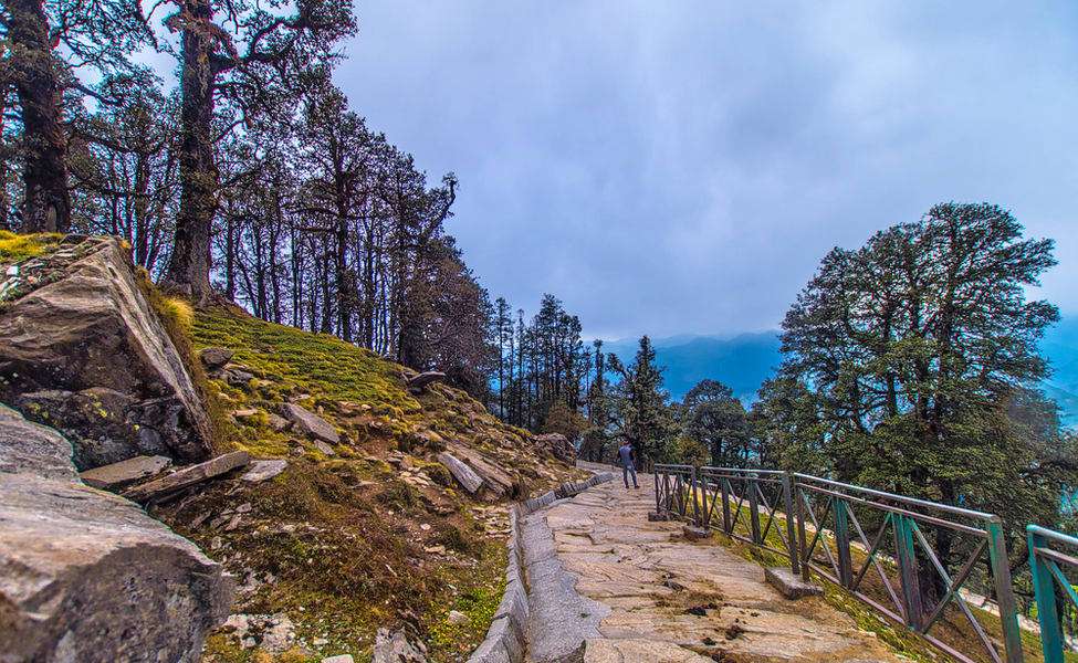 Deoria Tal Trek
