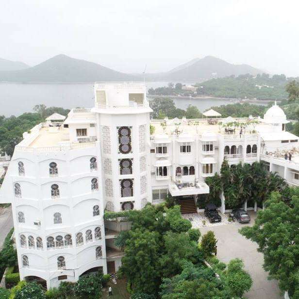 Hotel Hilltop Palace