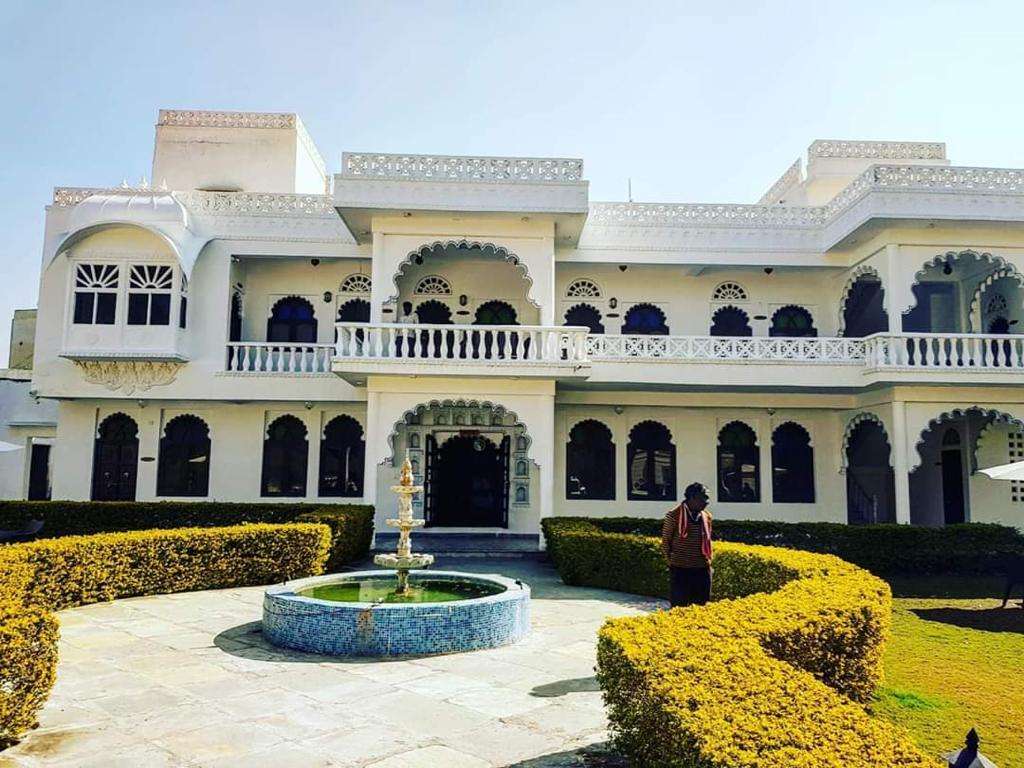 Bonjour Paradise Resort