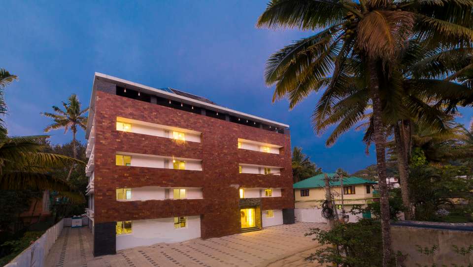 Summit Hampton Hotel & Spa