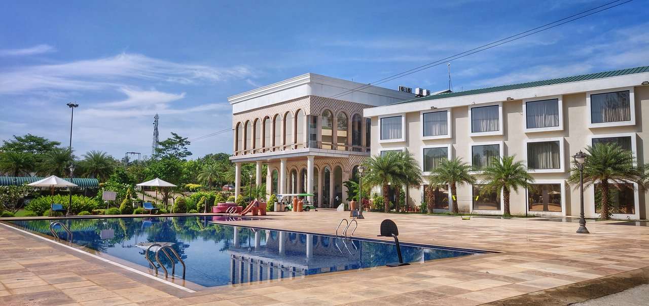 Uva Meridian Bay Resort & Spa