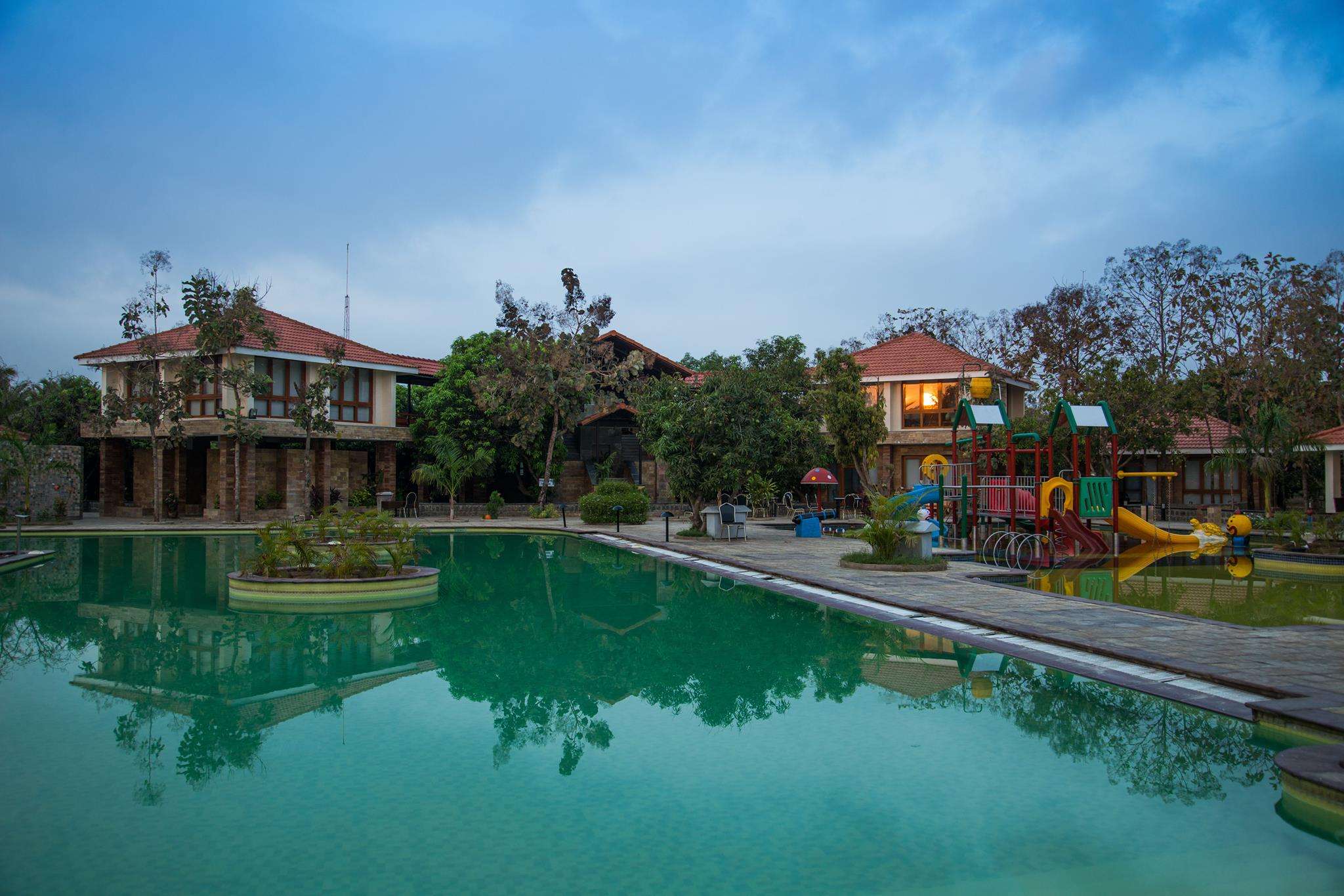 30 Resorts in ECR With Swimming Pool, Book & Get 50% Off