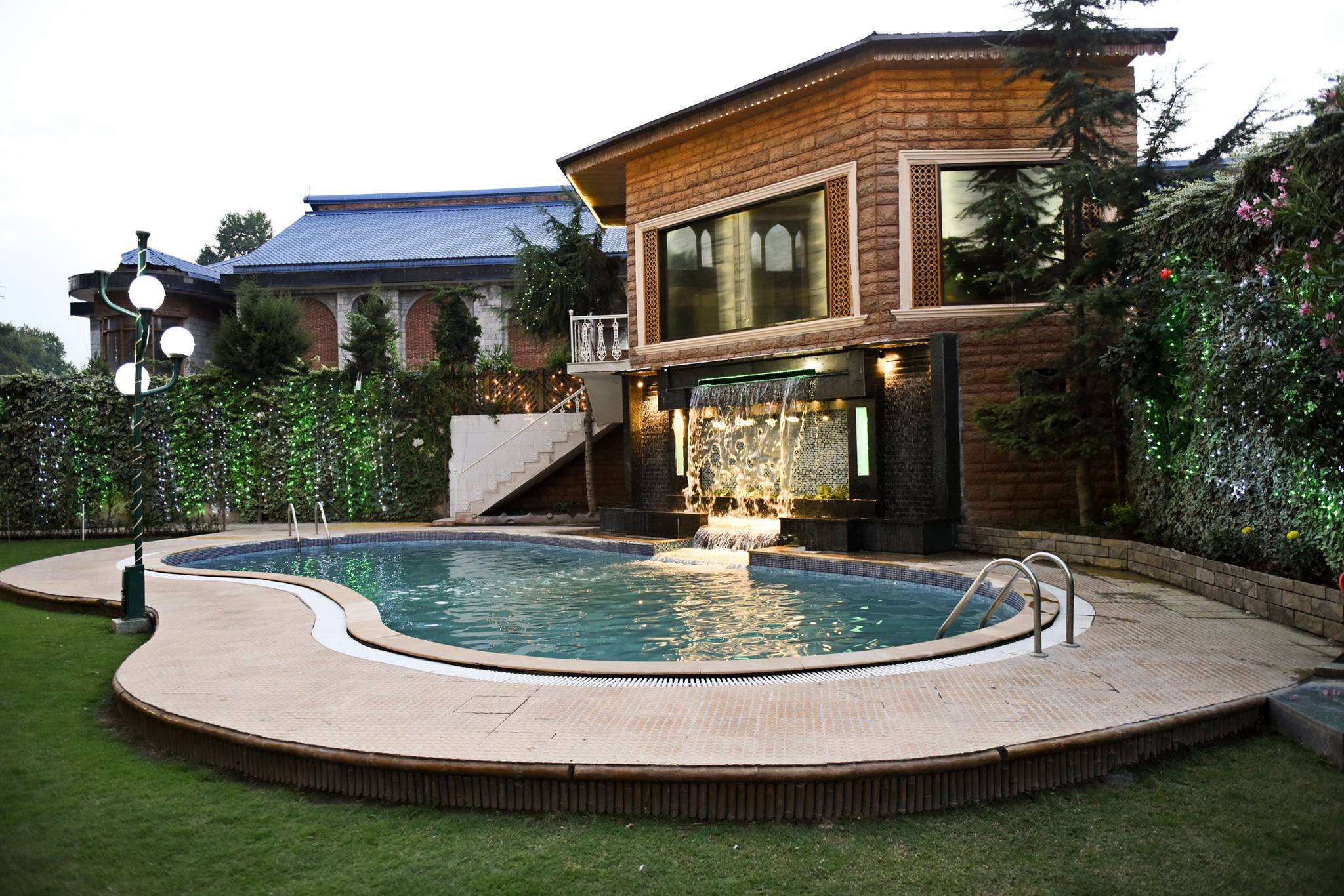 Grand Mumtaz, Srinagar