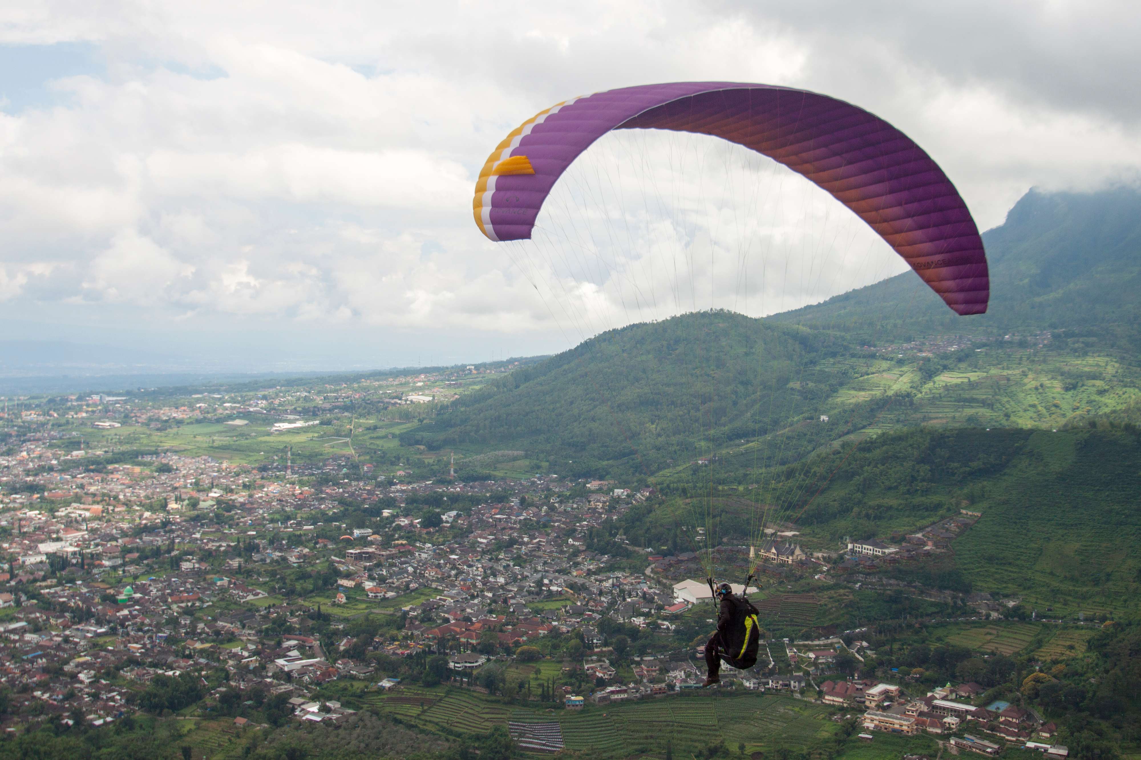 Paragliding at Gunung Banyak