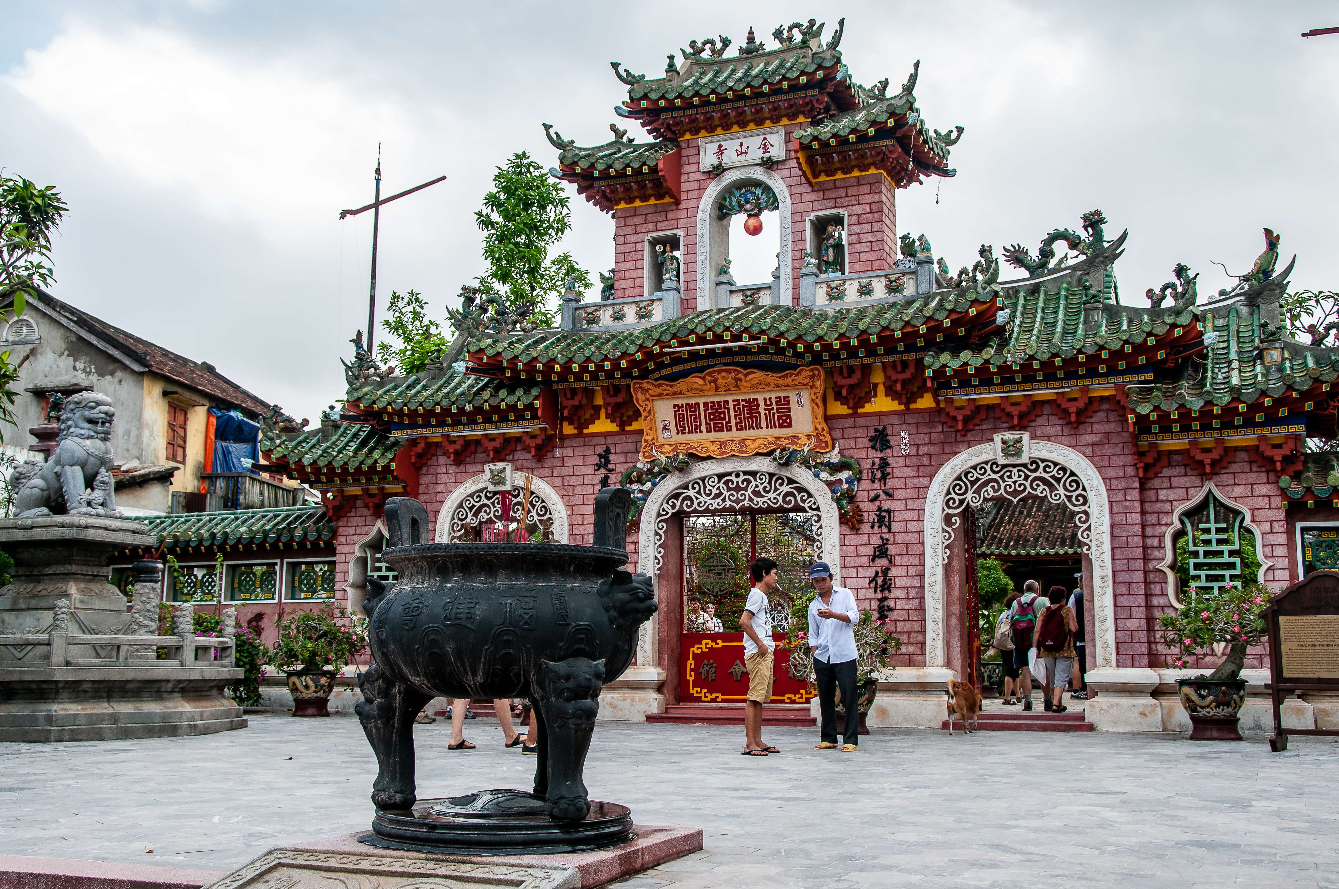 Quan Cong Temple