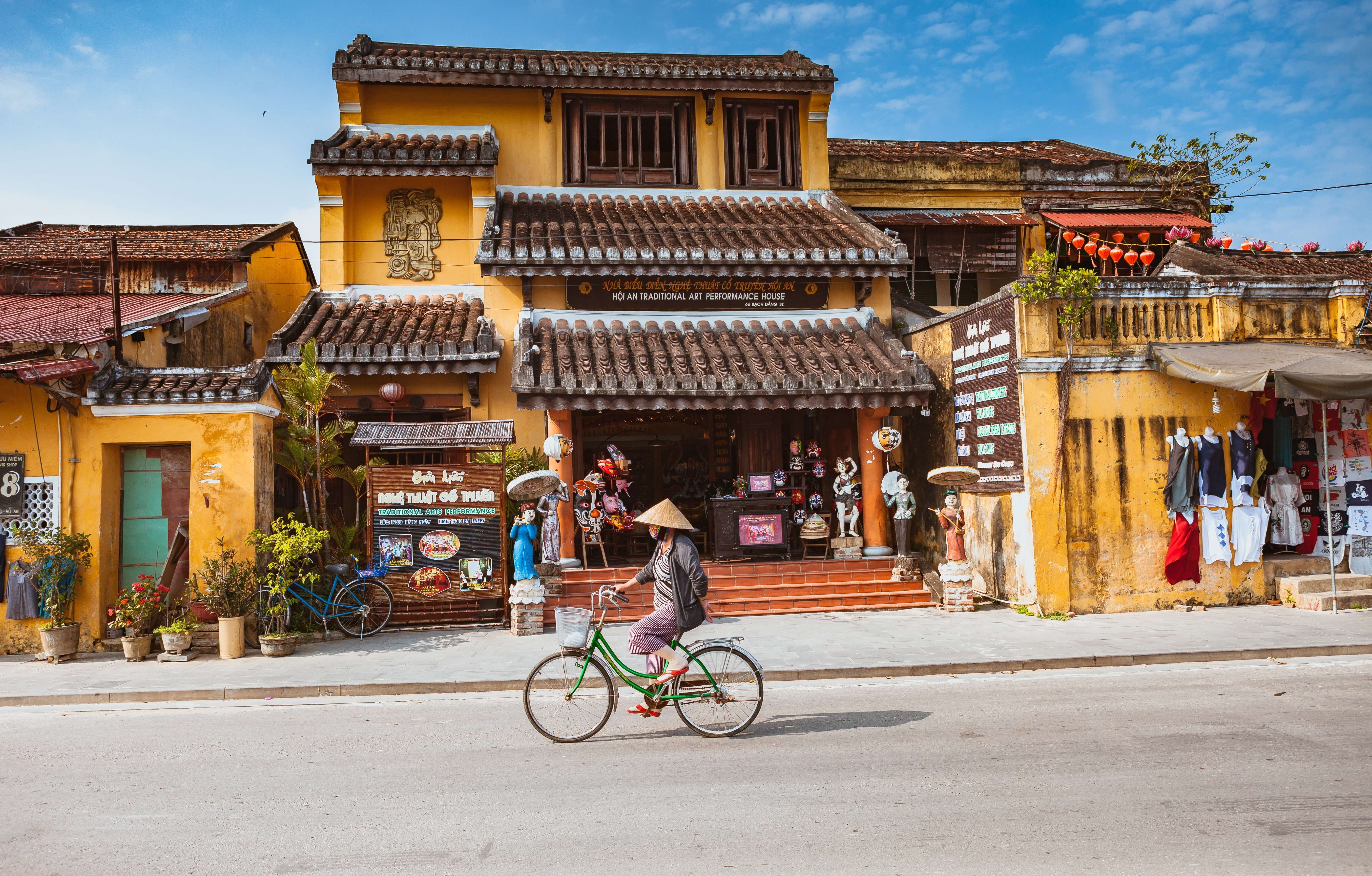 Visit Hoi An Ancient Town