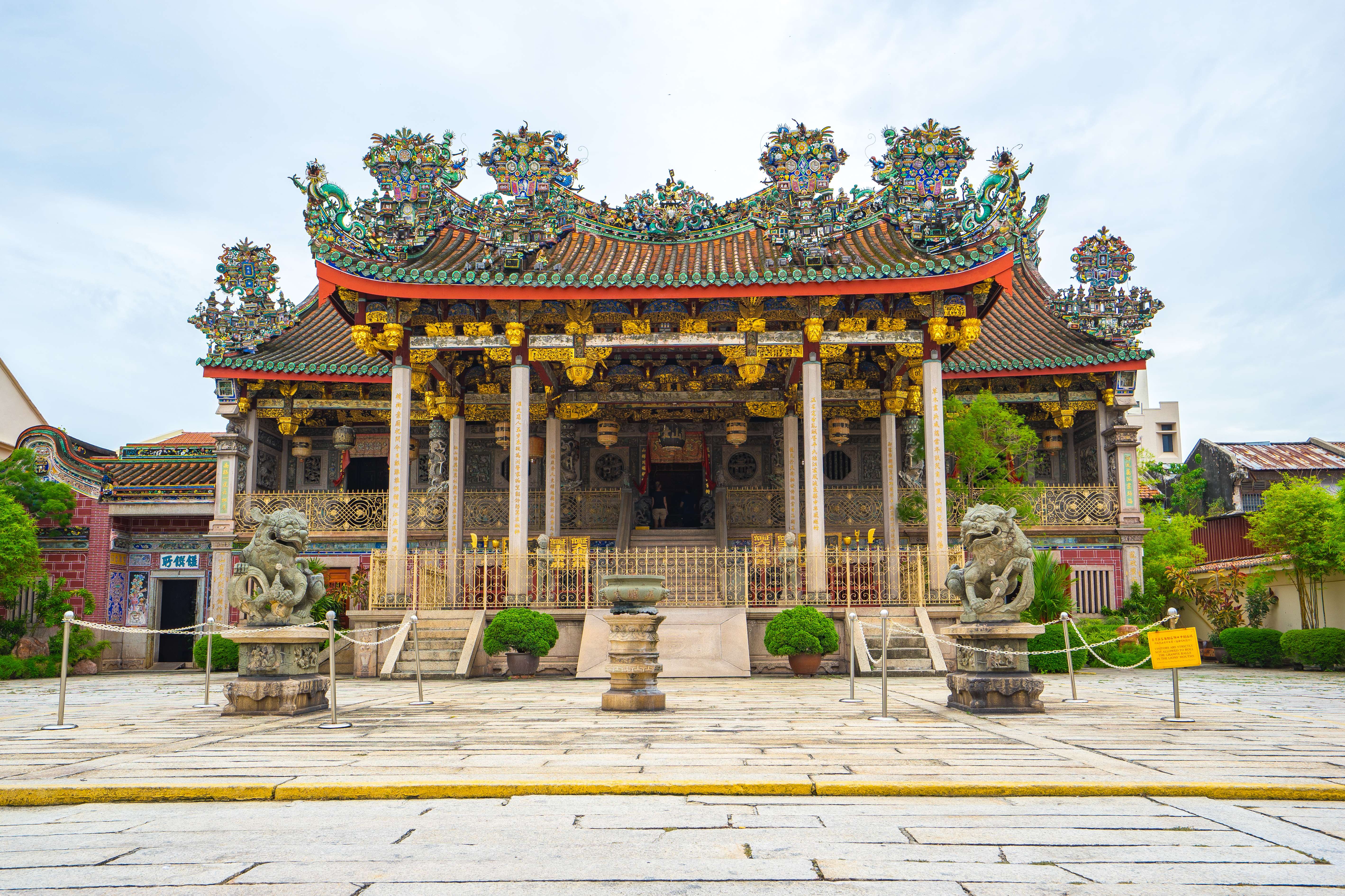 Admire The Penang Khoo Kongsi