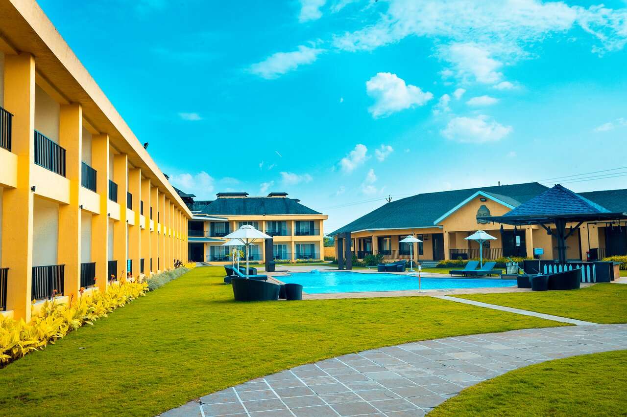 Tropical Retreat Resort, Igatpuri