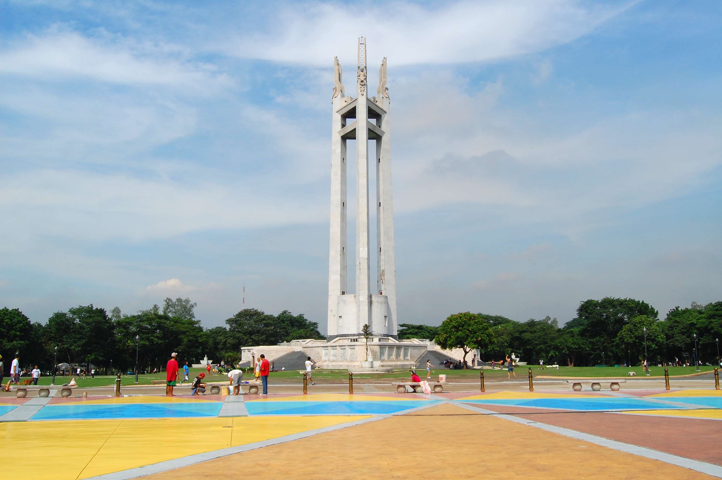 Visit the National Park of Quezon Memorial Circle