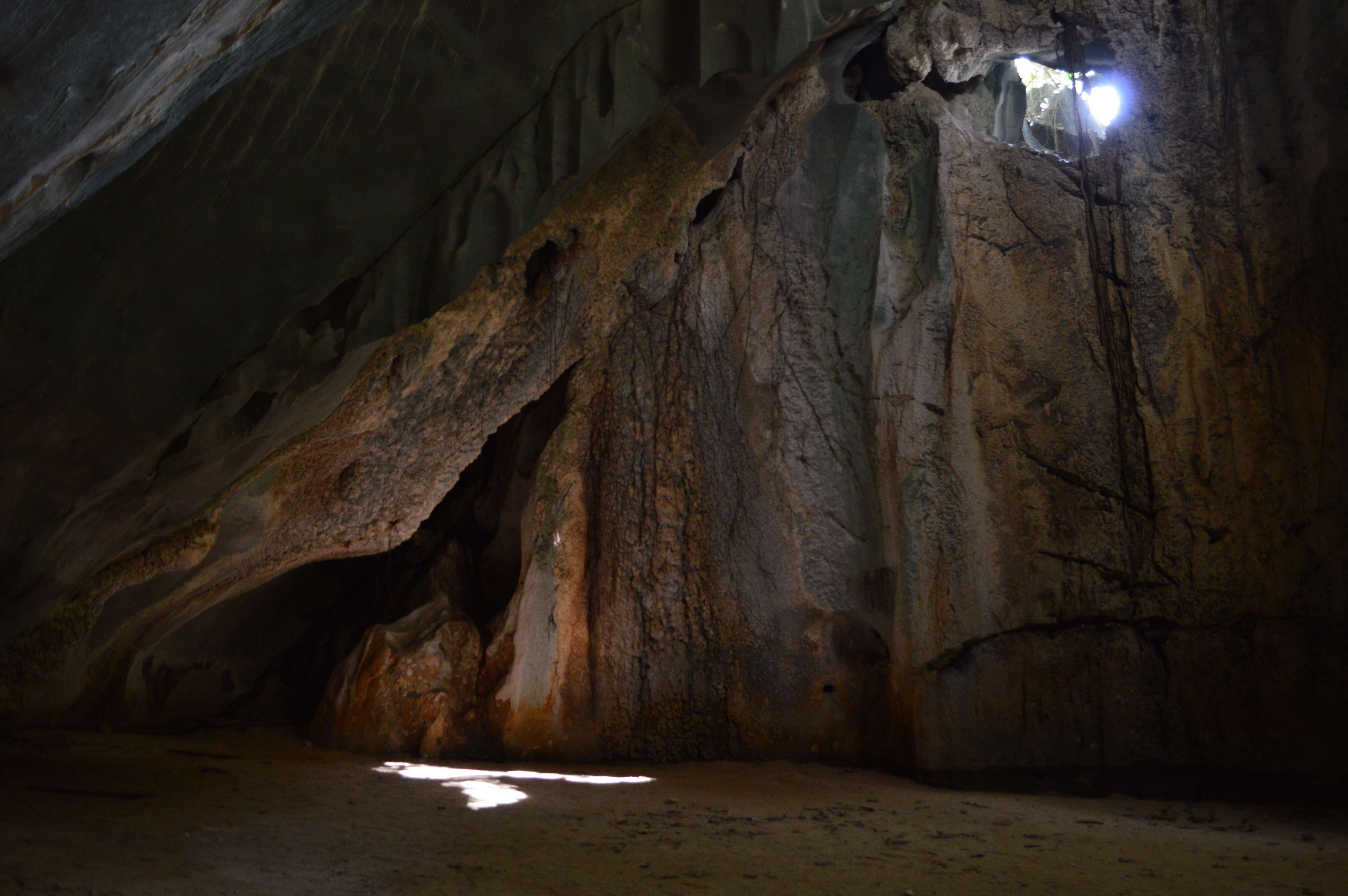 Visit the Famous Cudugnon Cave