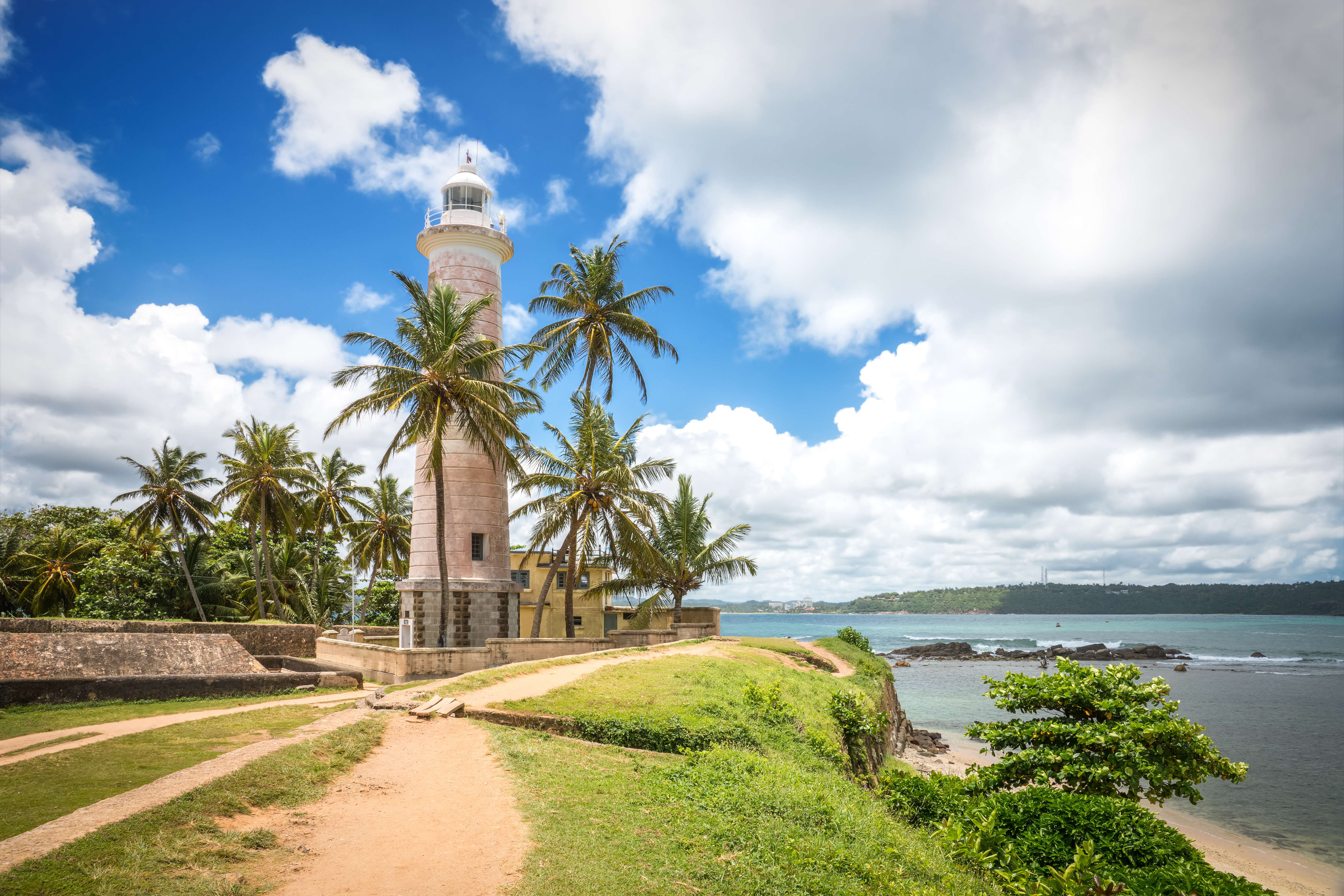 Explore the Galle Lighthouse