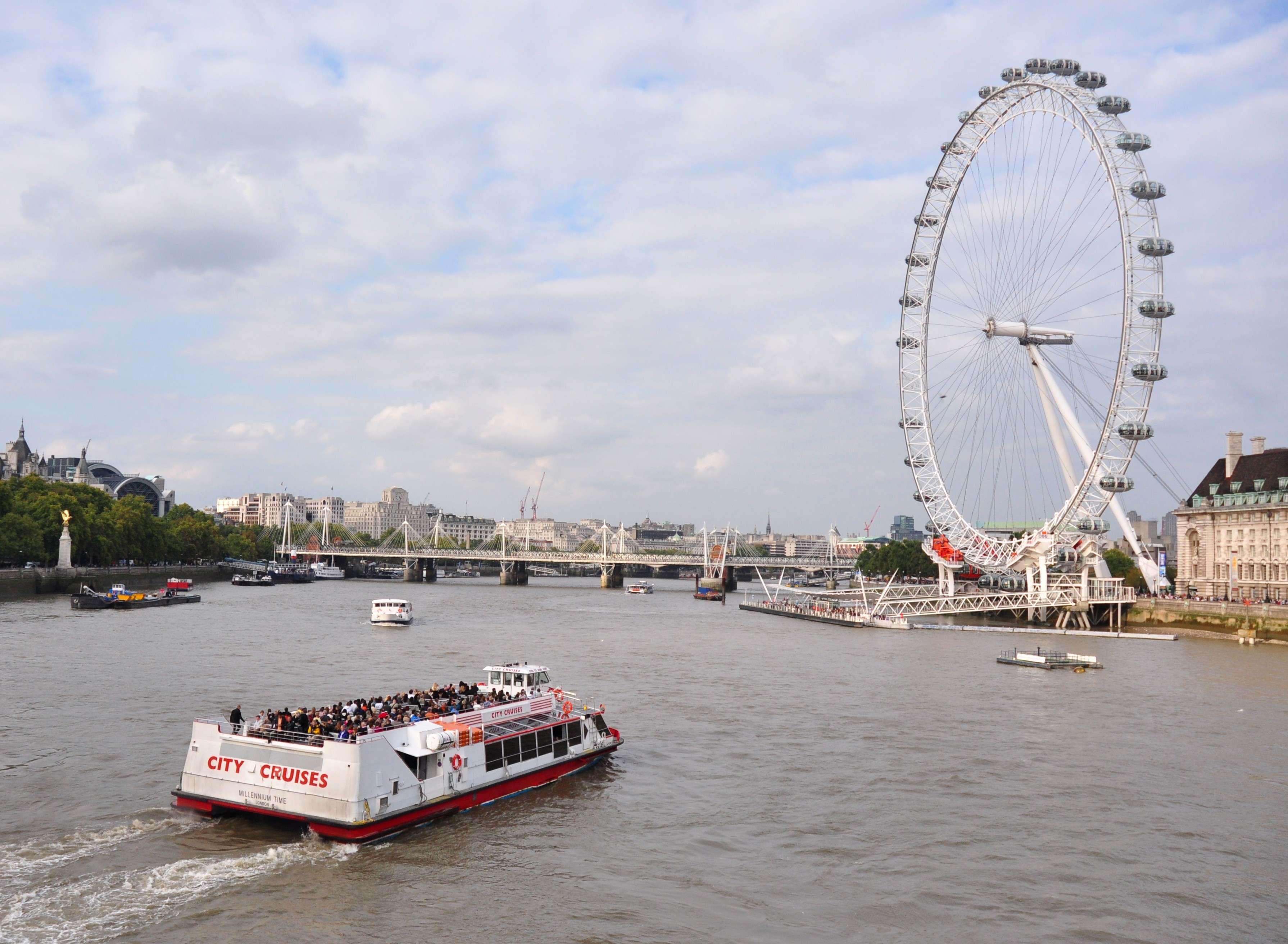 Go on Cruise Ride in River Thames in London
