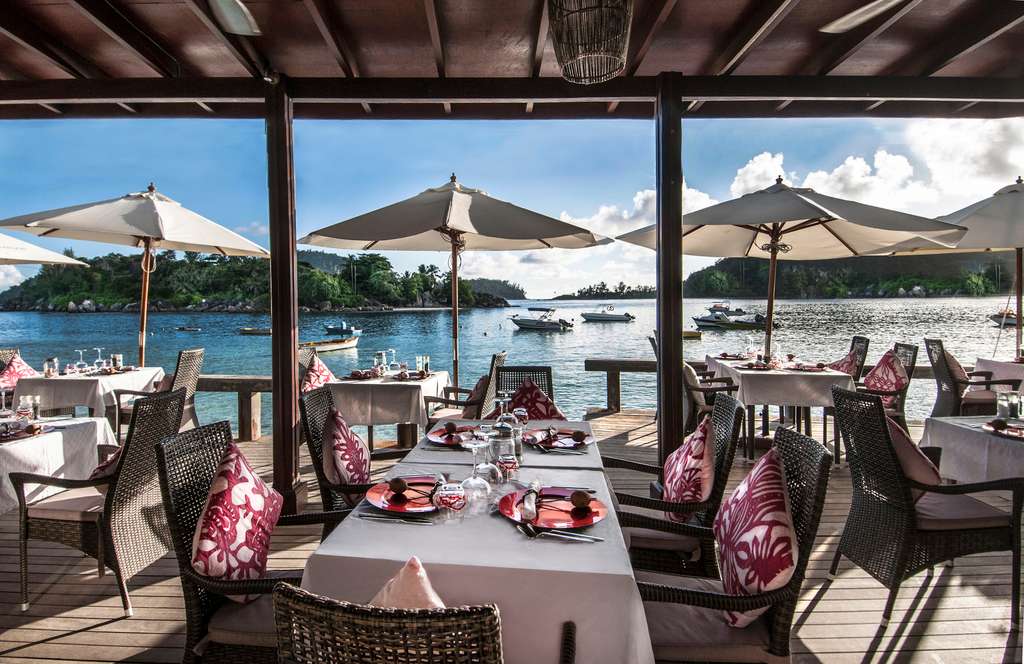 Delplace Bar And Restaurant