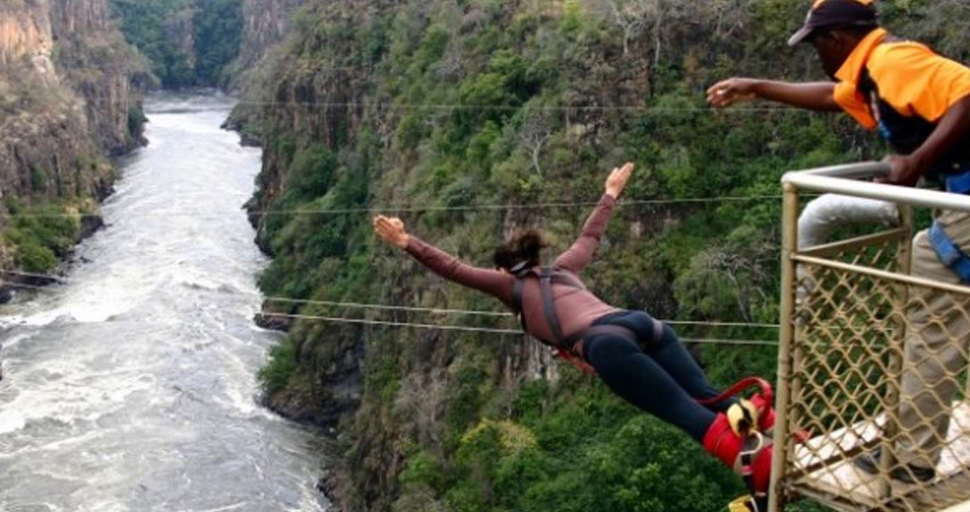 Bungee jumping, Sagana