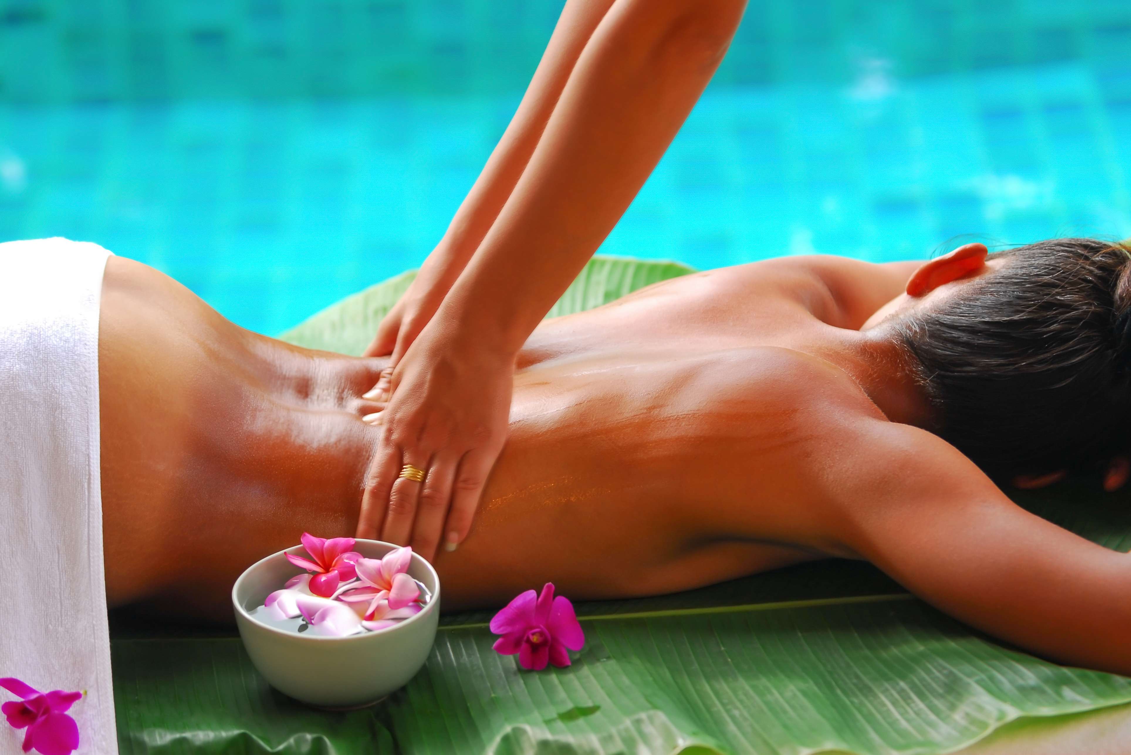Take Banana Leaf Massage