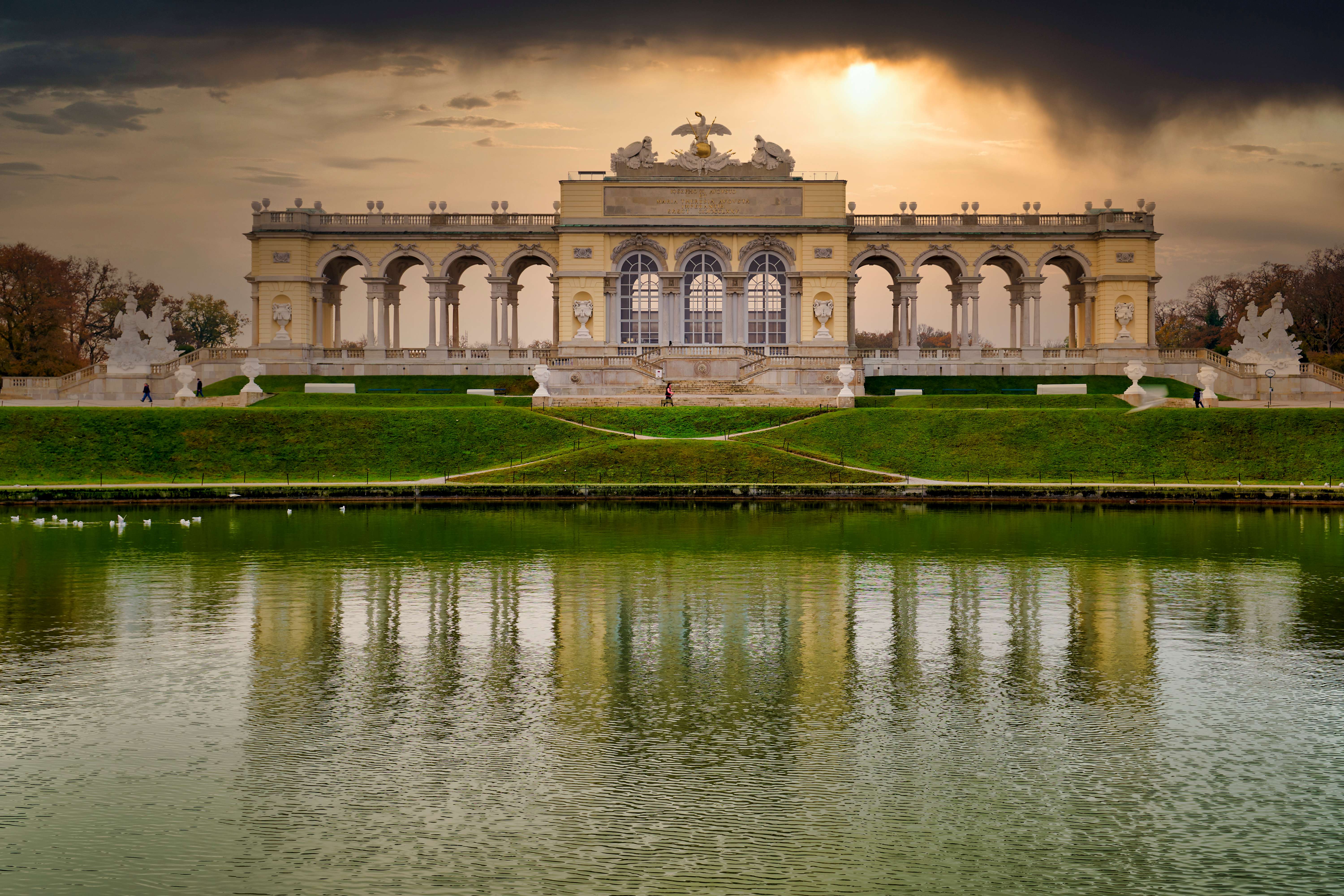 See Vienna’s Schönbrunner Gardens By Mini-Train