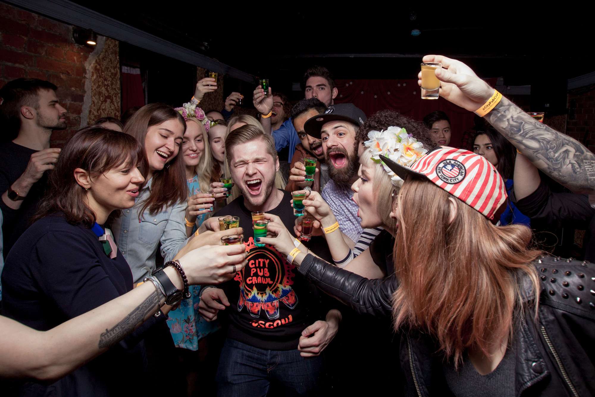 Enjoy Night Pub Crawl