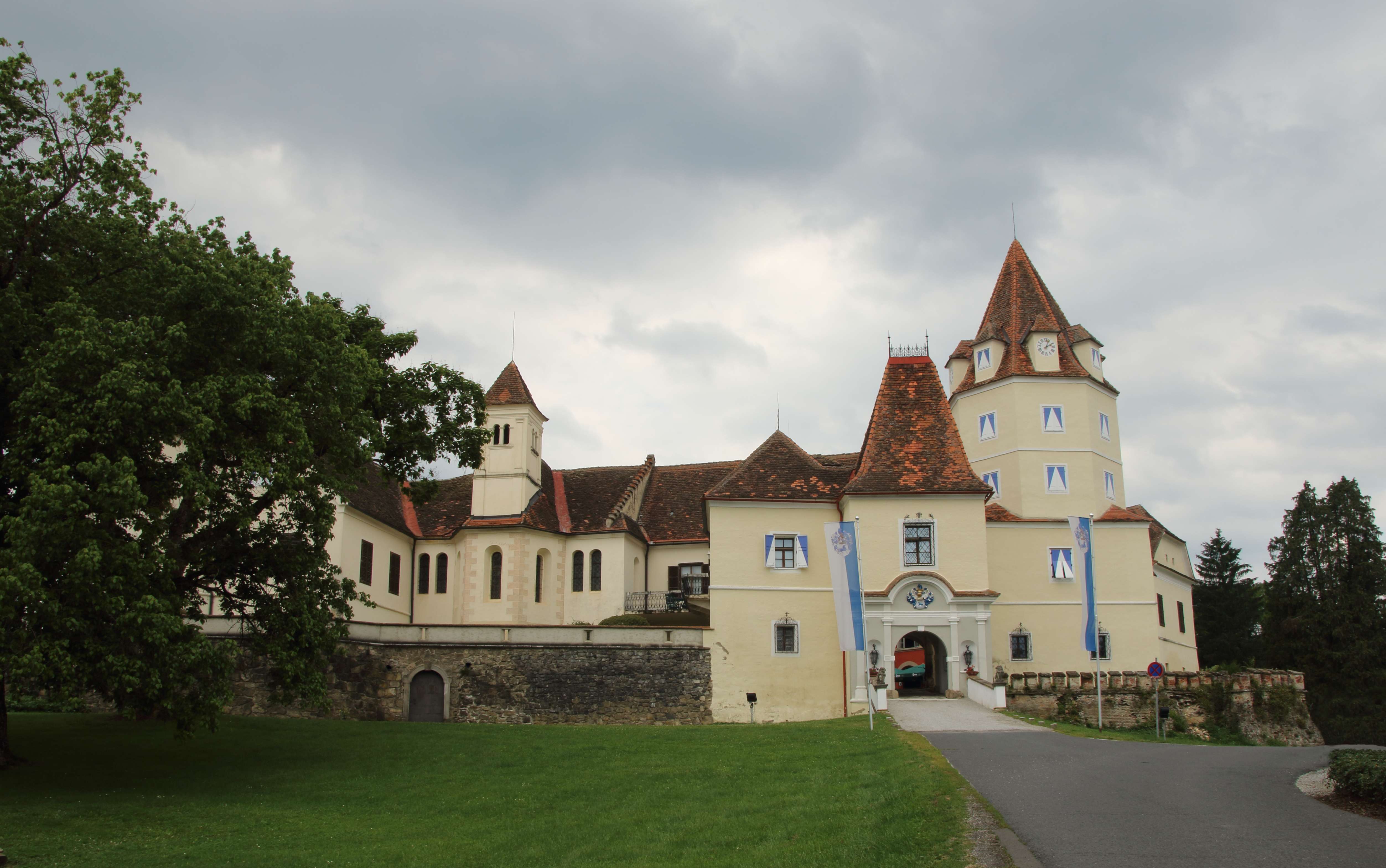 Enjoy A Hearty Styrian Meal At Schloss Kornberg