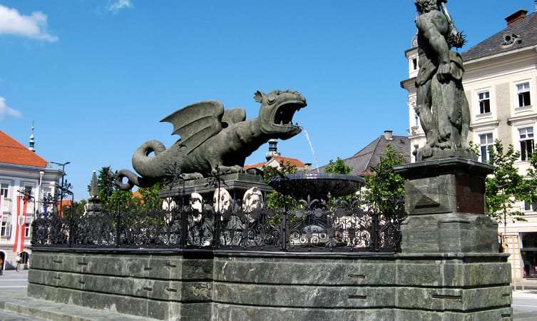Click Photos With Dragon Fountain In Klagenfurt