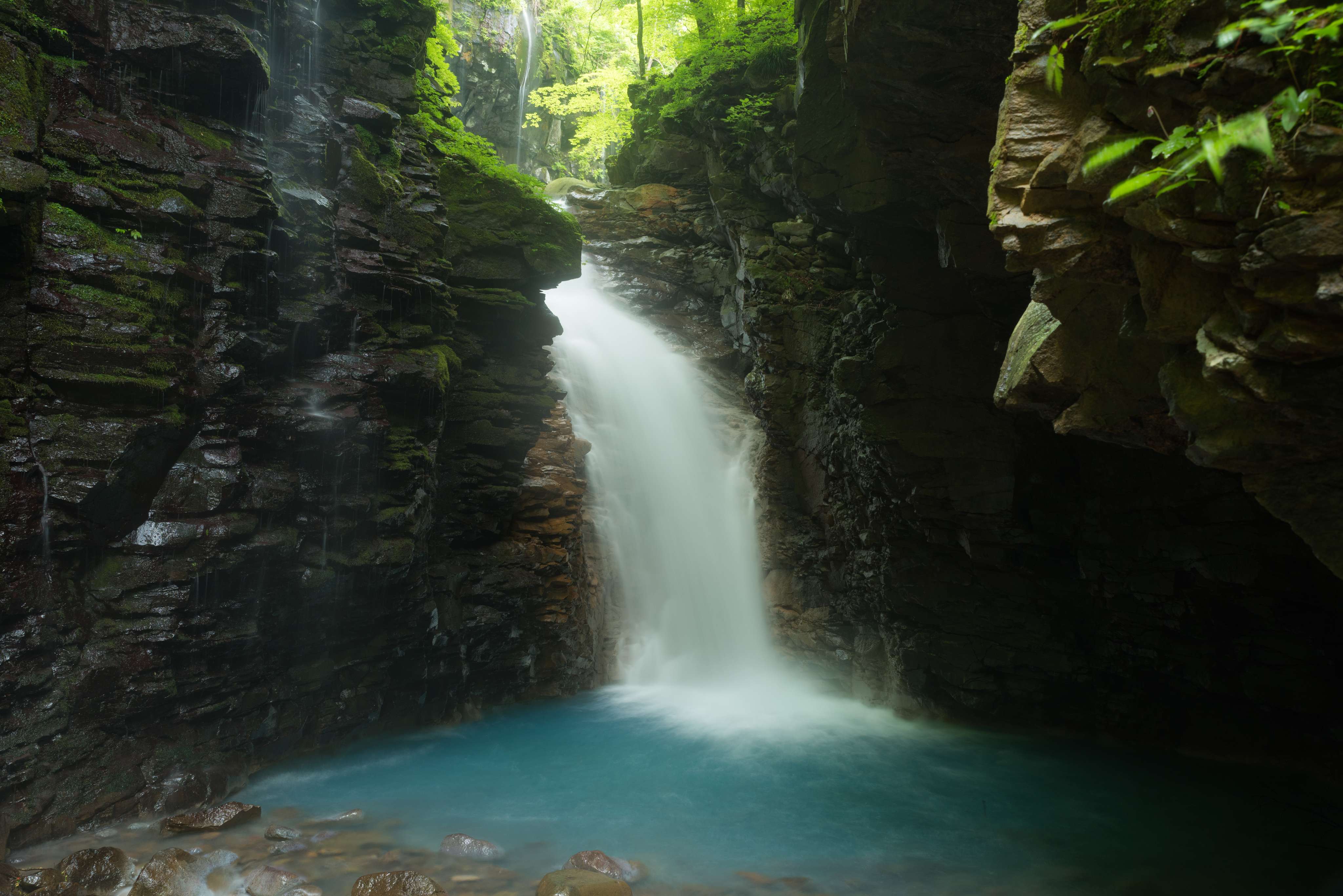 Hiking at Hiryu Falls