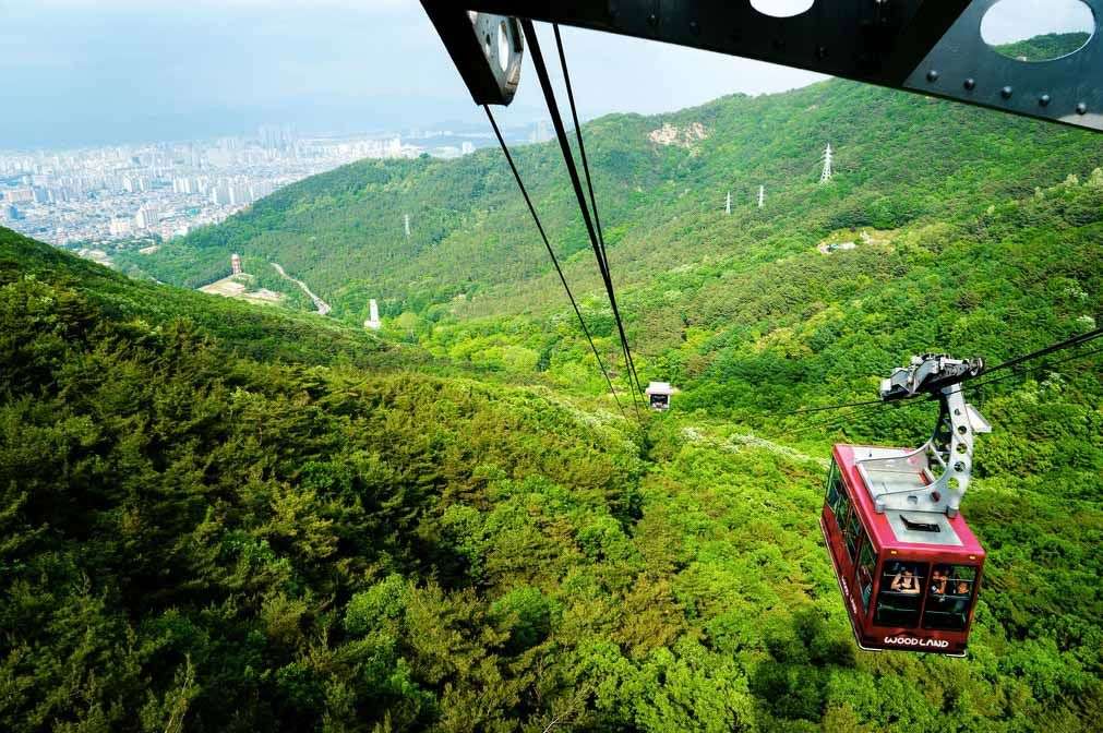 Explore the Apsan Park