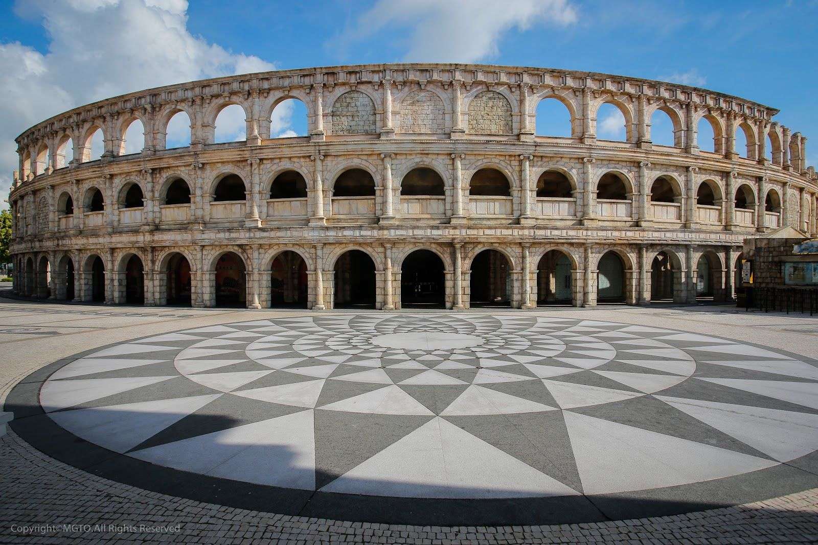 Visit the Macau Fisherman's Wharf