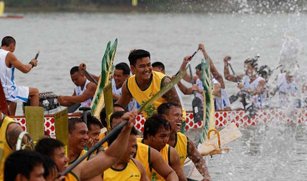 Attend the Dragon Boat Festival
