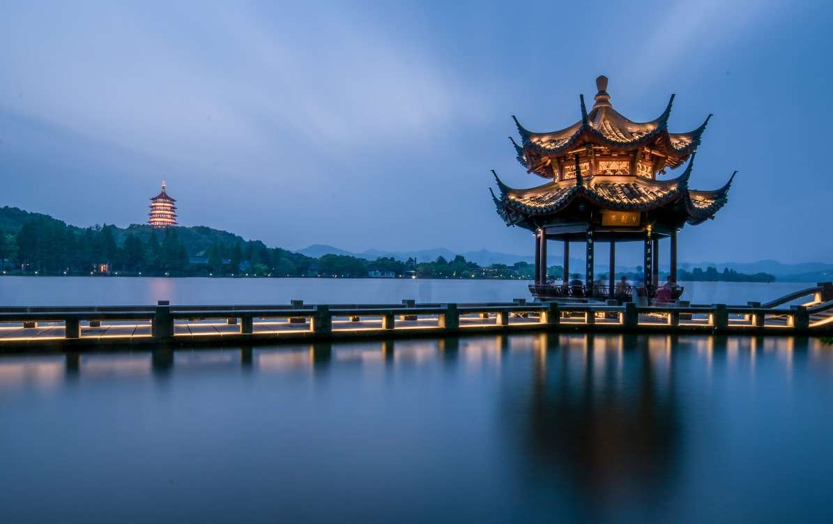Hangzhou's Historic West Lake