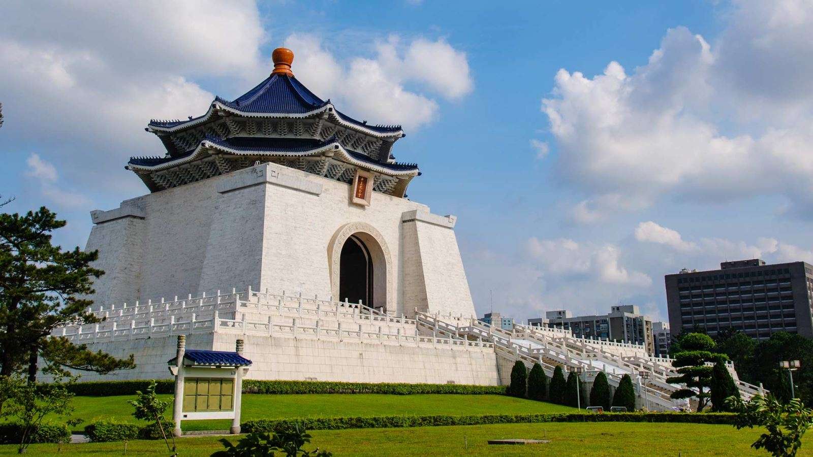 Explore Chiang Kai-shek a historical landmark in Taipei