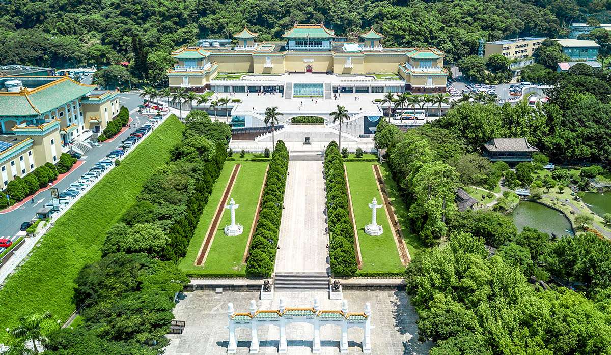 Explore National Palace Museum