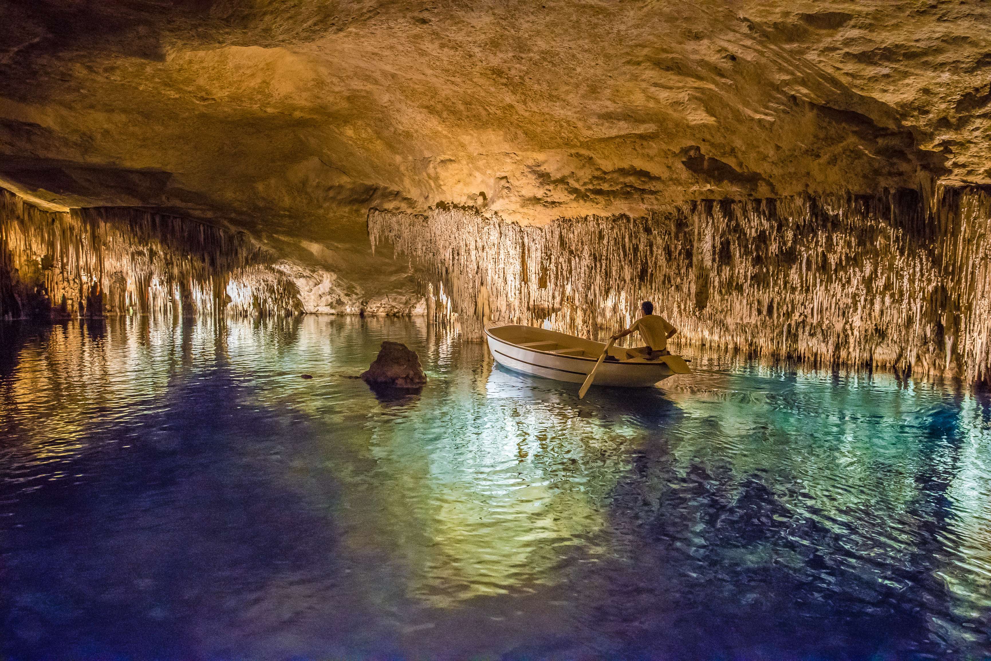 Underground Cave at Cuevas del Drach