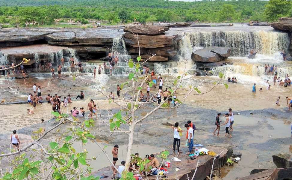 Enjoy trek to Manjhar & Dhua Kund Falls