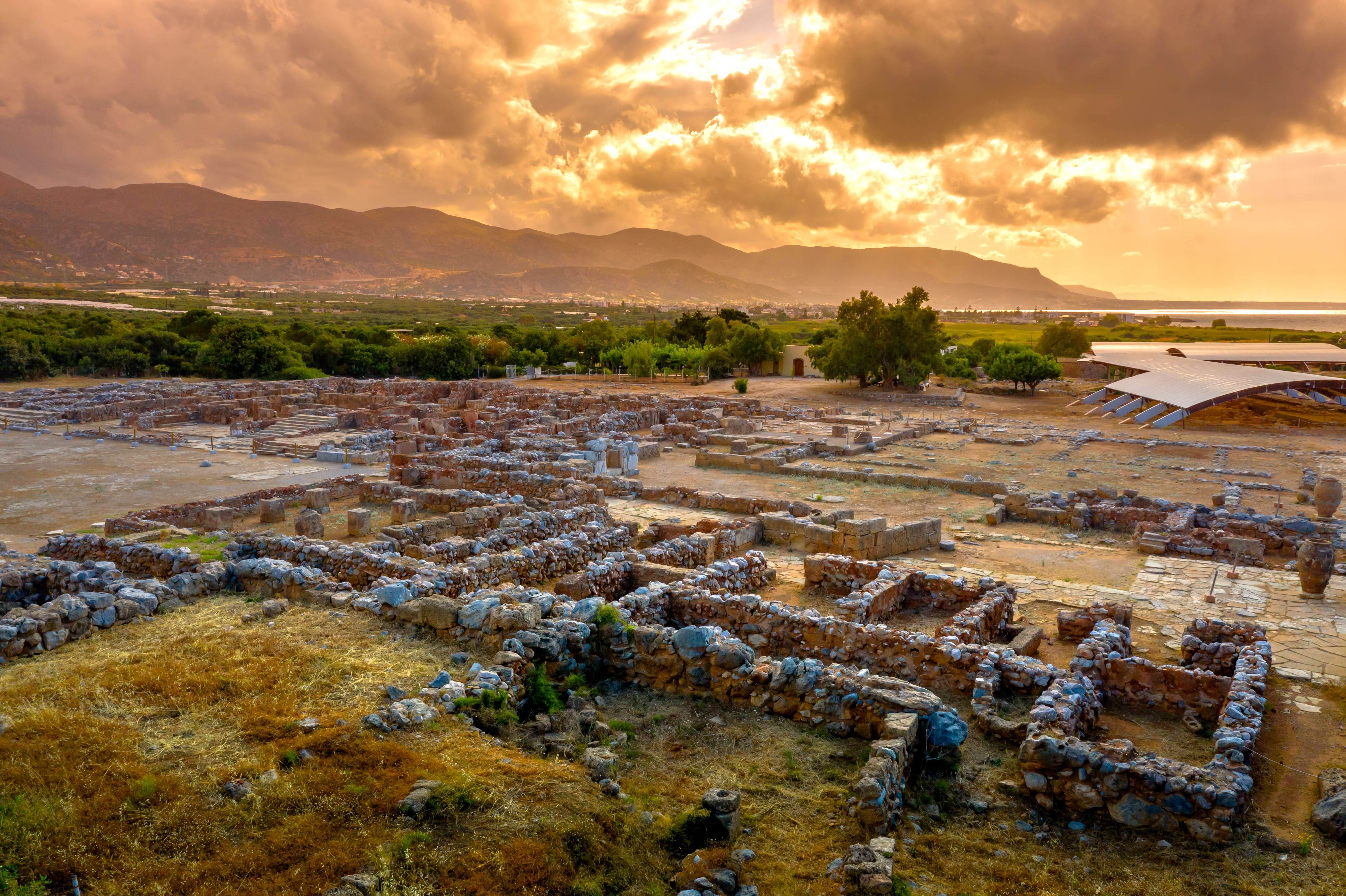 Explore the Palace of Malia