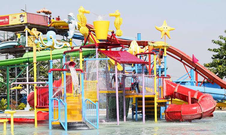 Enjoy Rides at Funtasia Water Park