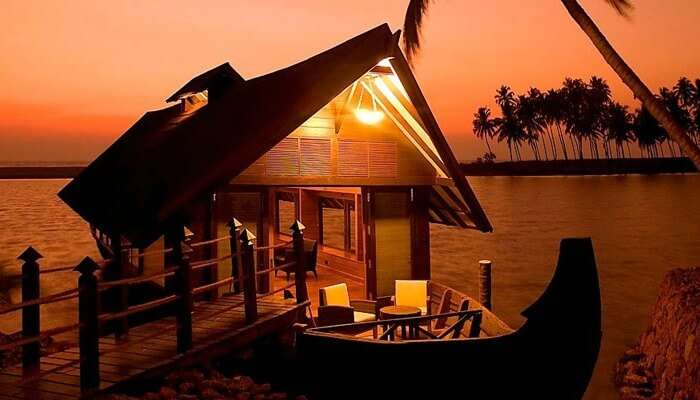 Honeymoon Houseboat