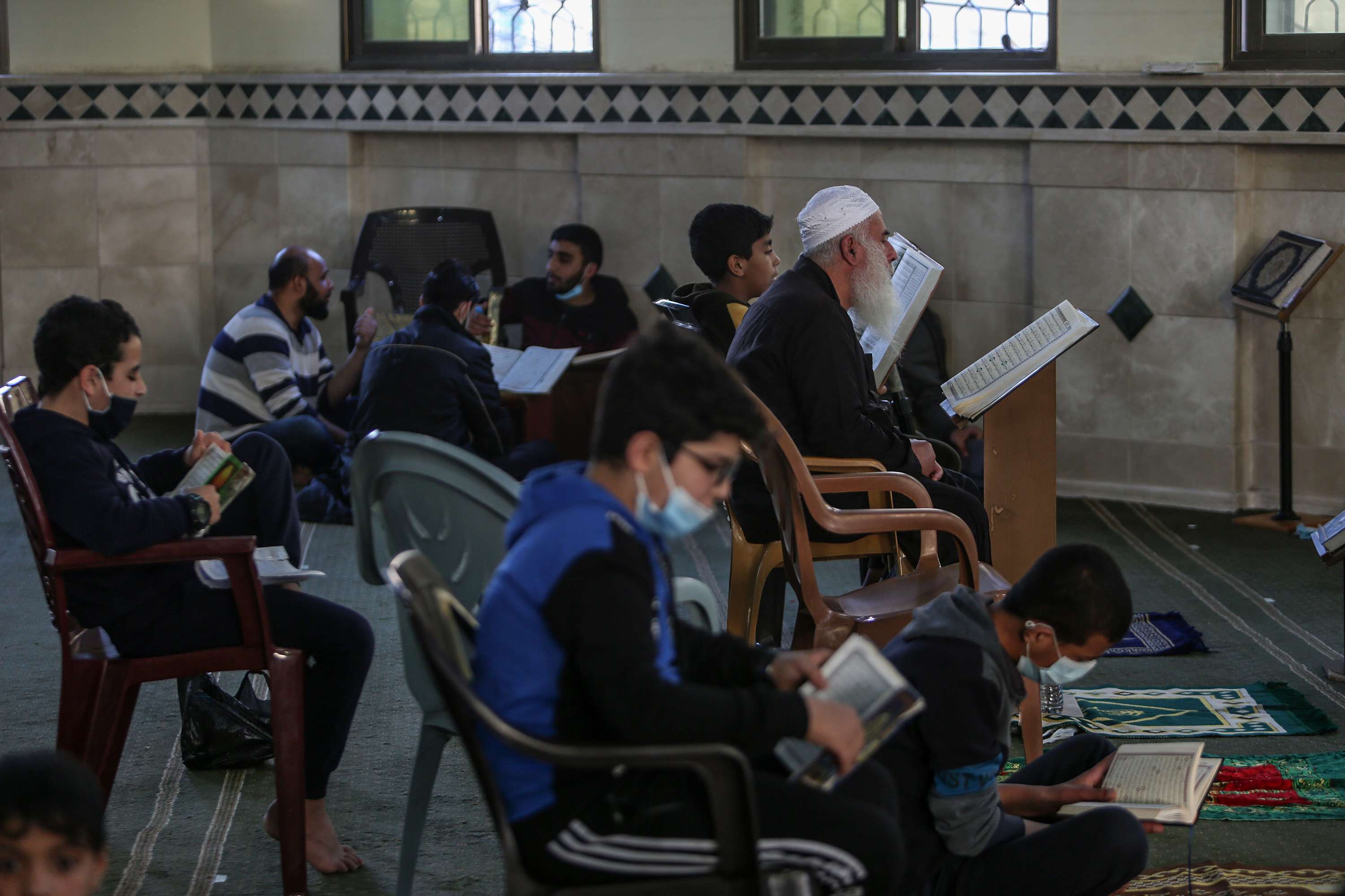Take Part in Sermons at Al-Abrar Mosque