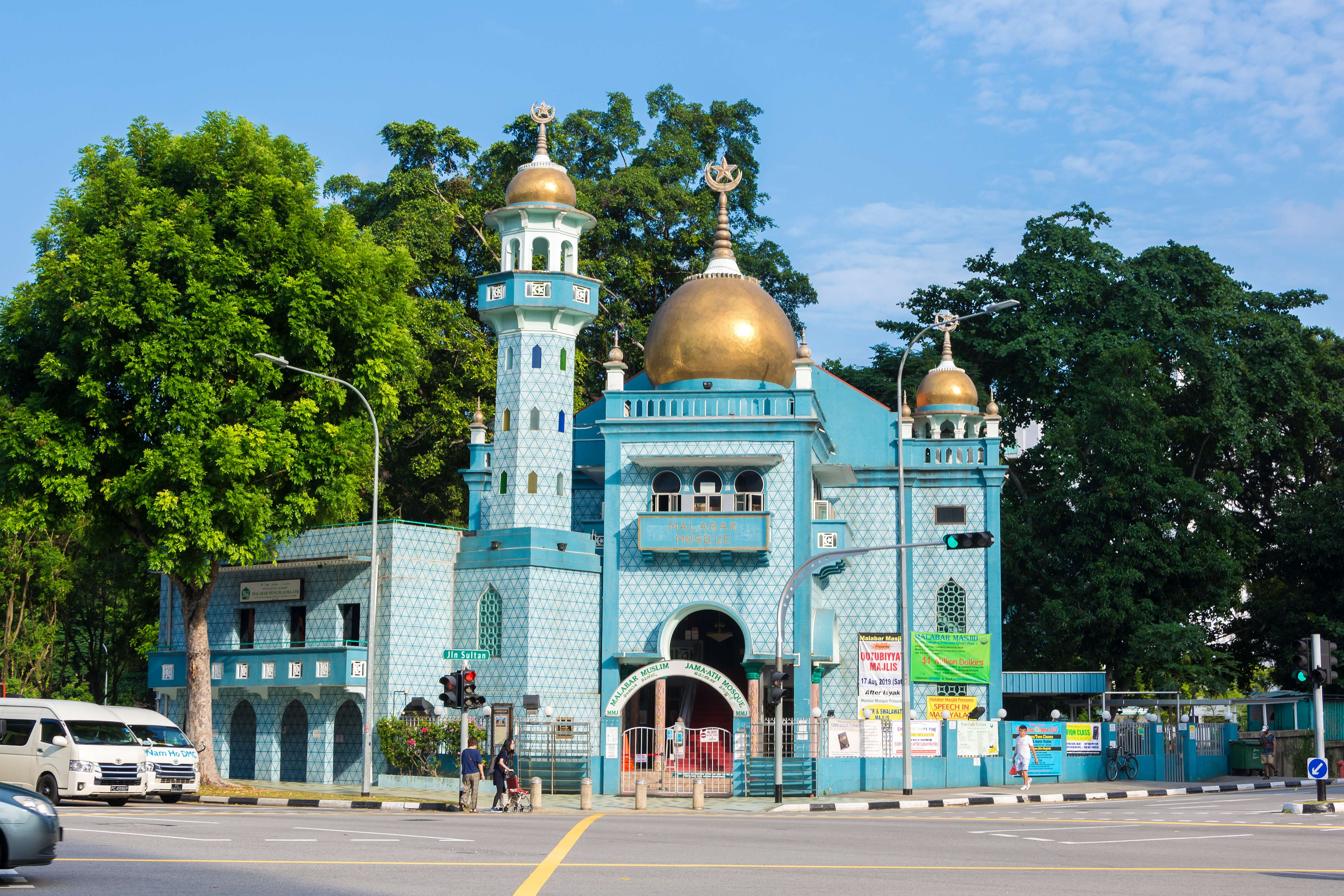 Explore the Historical Jamae Masjid
