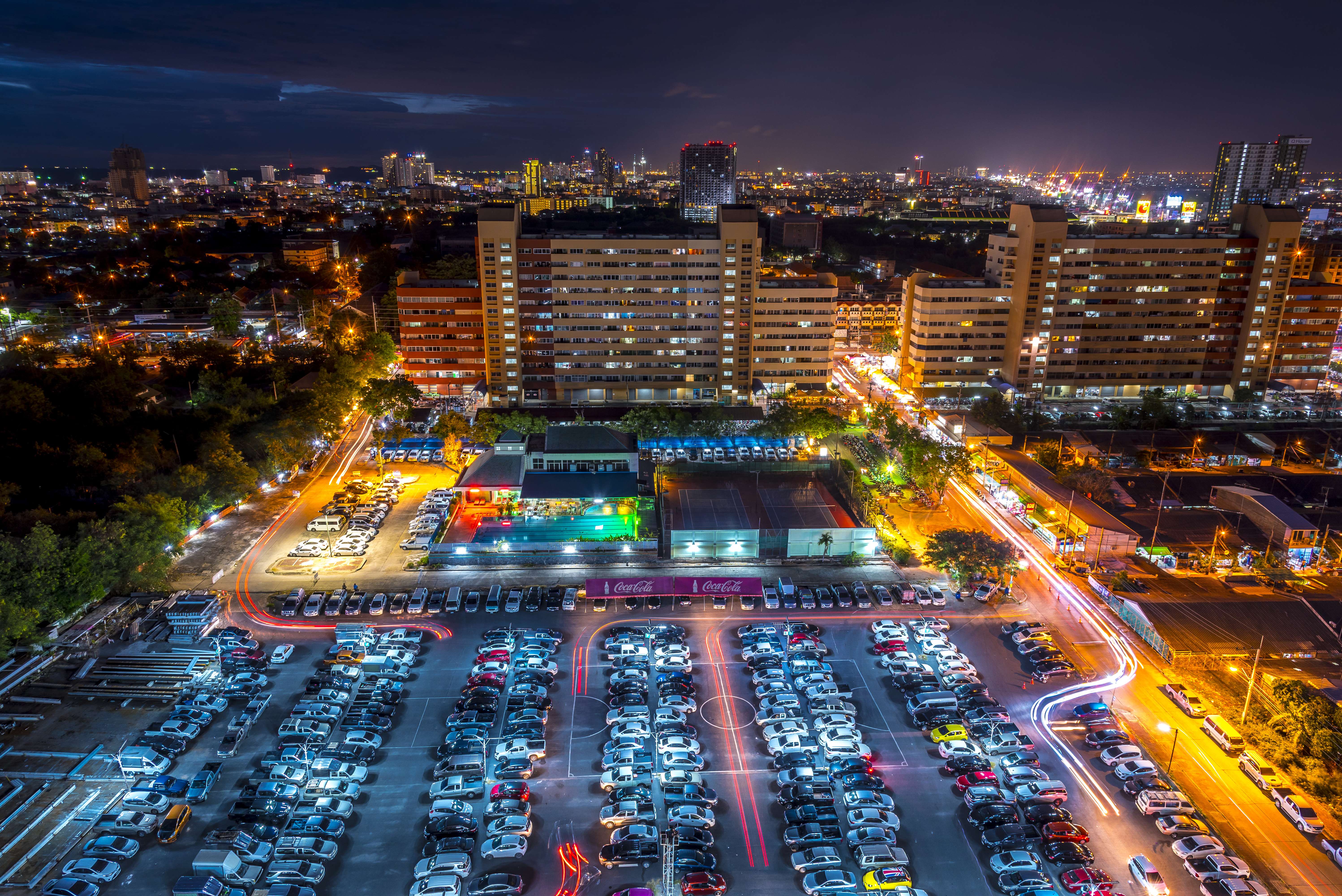 Shop Your Heart Out at Thepprasit Night Market