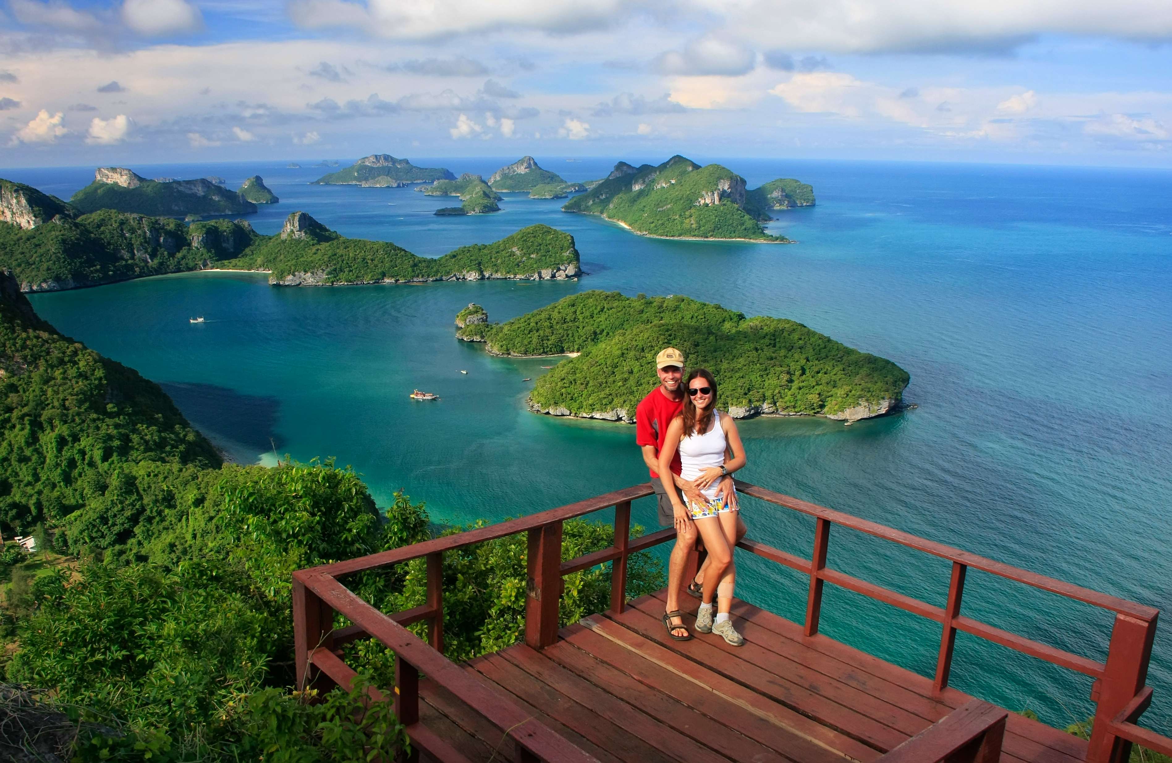 Explore Angthong Marine National Park
