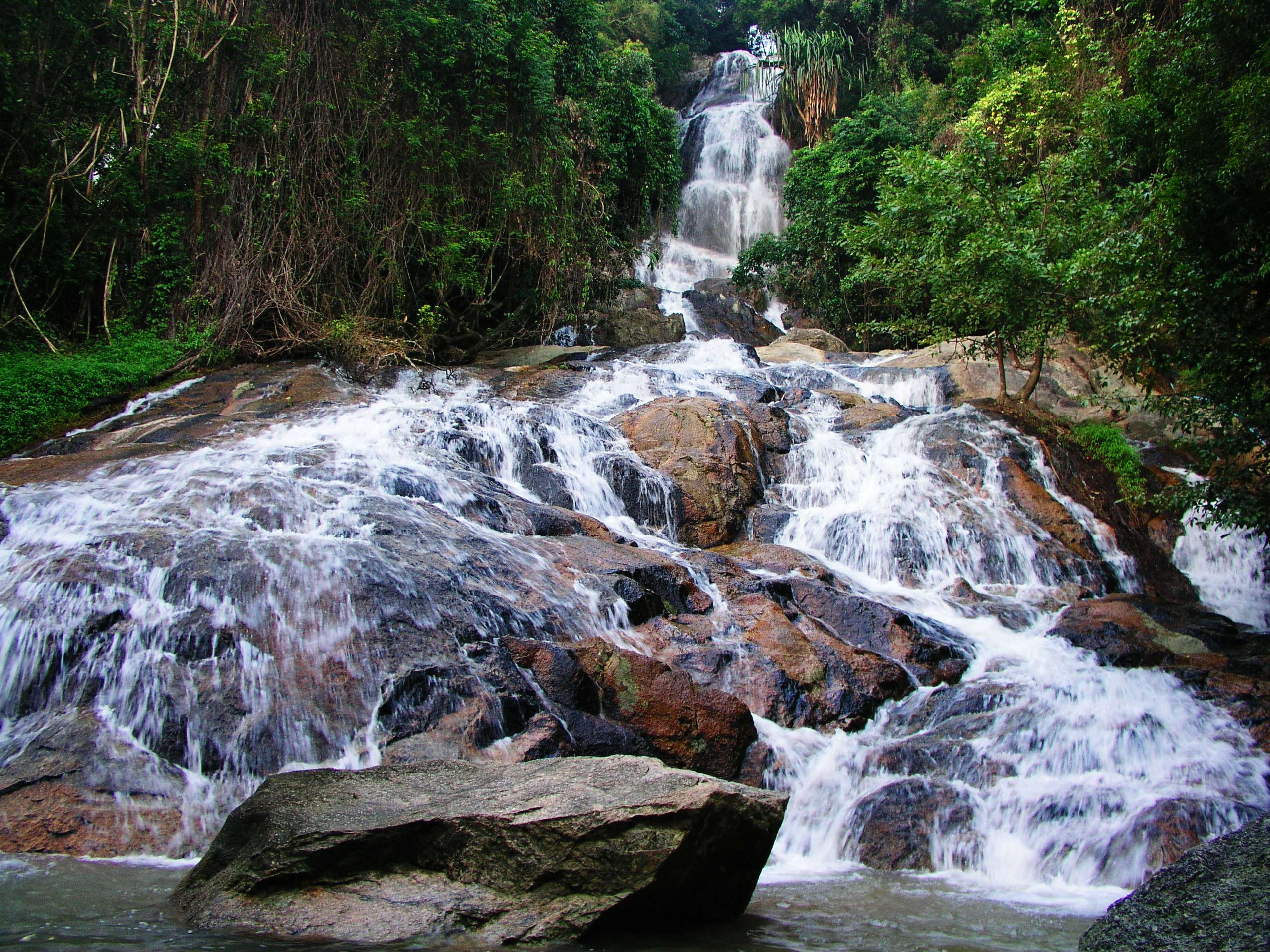 Visit Namuang Waterfall  