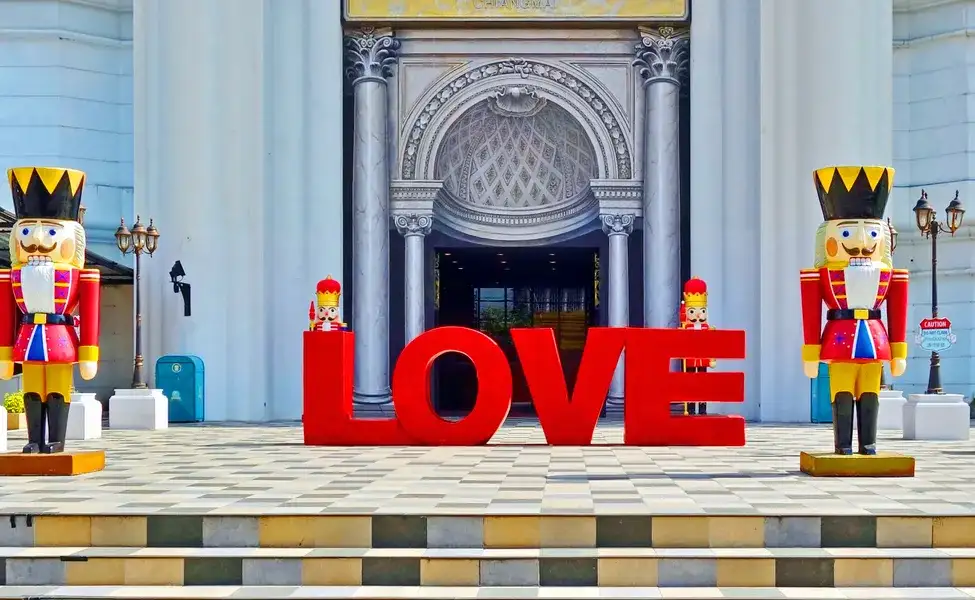 Visit Art in Paradise Chiang Mai 