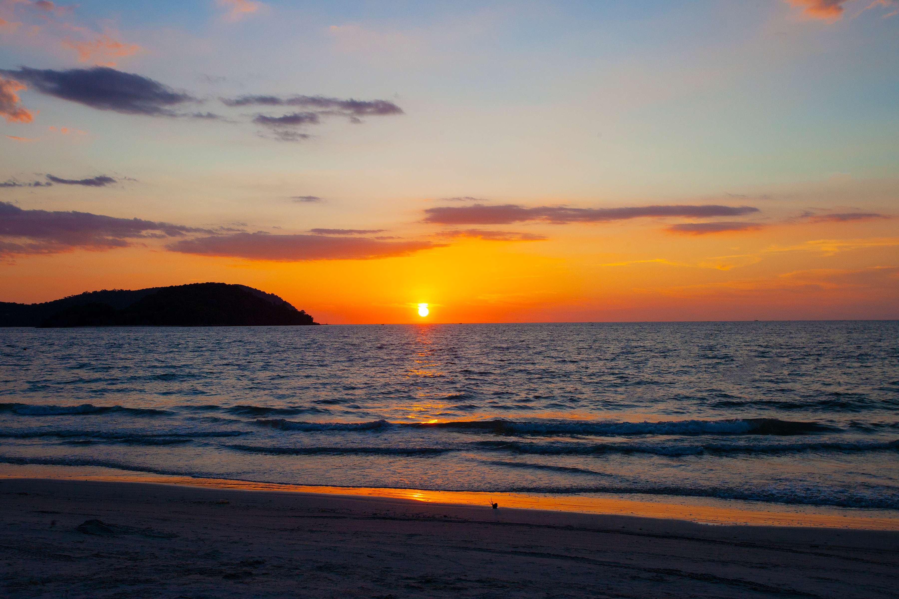 Witness the Best Sunsets at Pantai Cenang