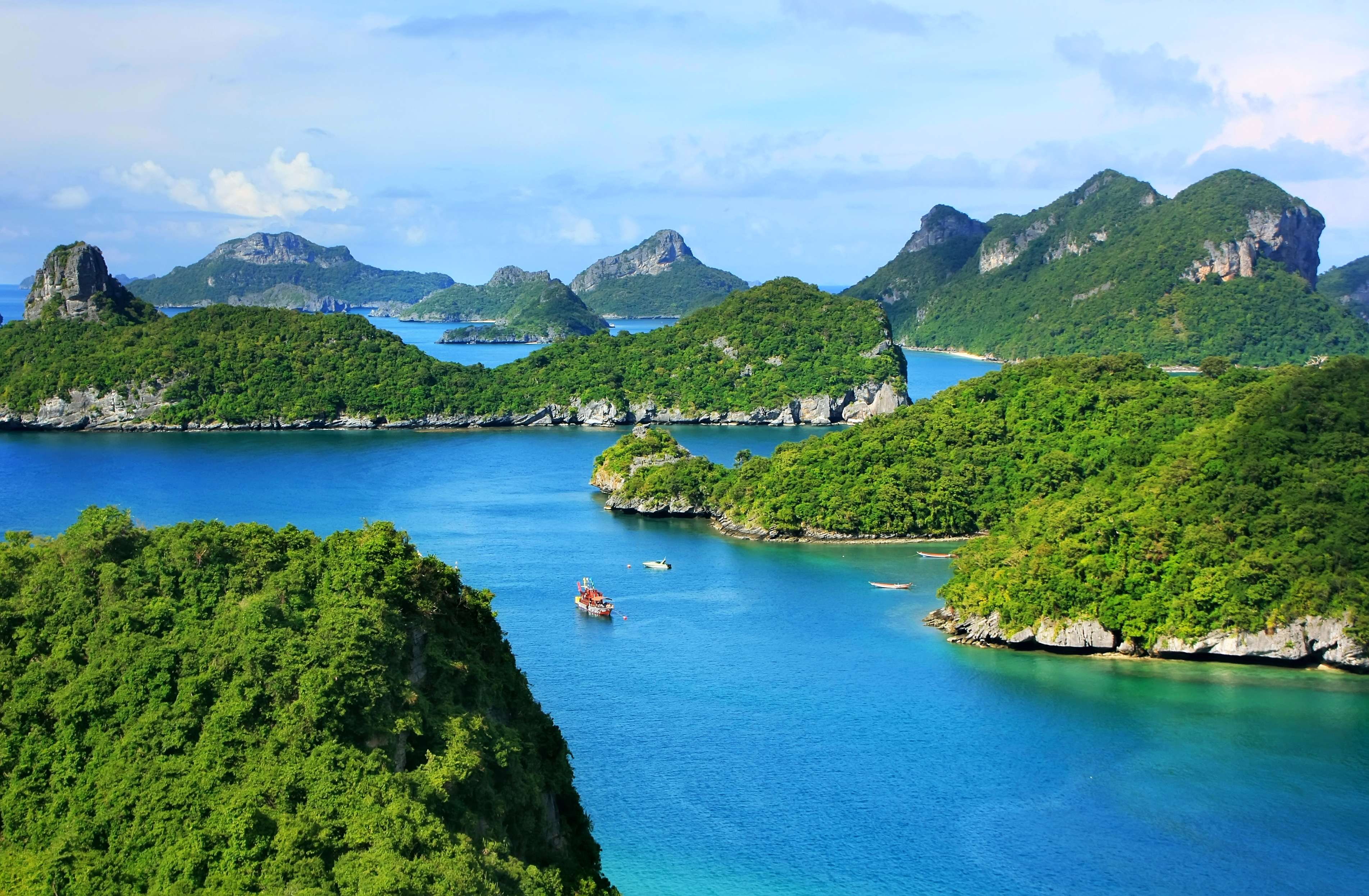 Explore Ang Thong Marine National Park