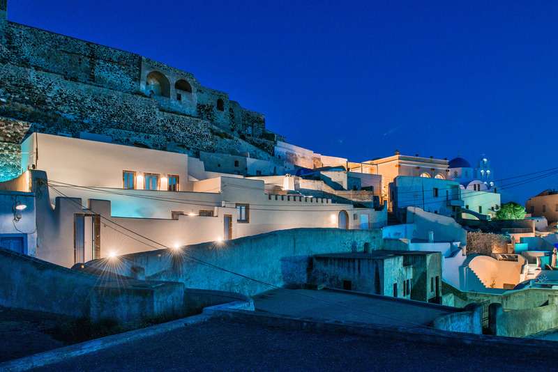 Luna Santorini Suites