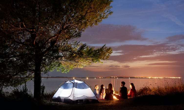 Feel Relax and Comfort at Cinnamon Lakeside